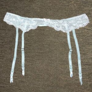 VICTORIA’S SECRET Dream Angels Garter Belt